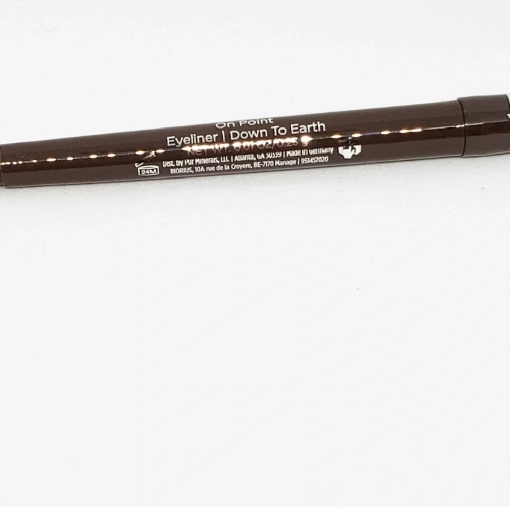 PUR On Point Waterproof Eyeliner Pen in Down to Earth Brown